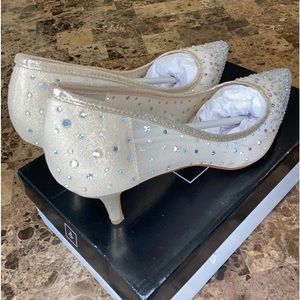 NEW! HURLEYOL MNUDE, DB Studio; Tan Colored. Diamond Studded. Size 10.